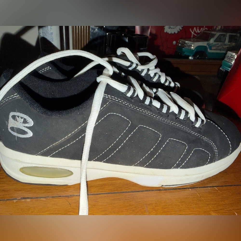 Men's Black Athletic Sneakers with White Accents Bowling shoes